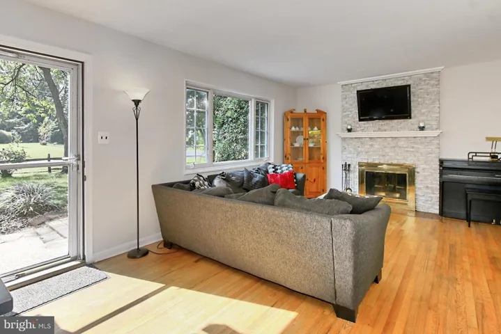 7116 Village Dr, Annandale, Virginia 22003