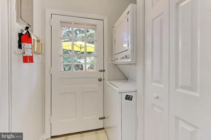 7116 Village Dr, Annandale, Virginia 22003