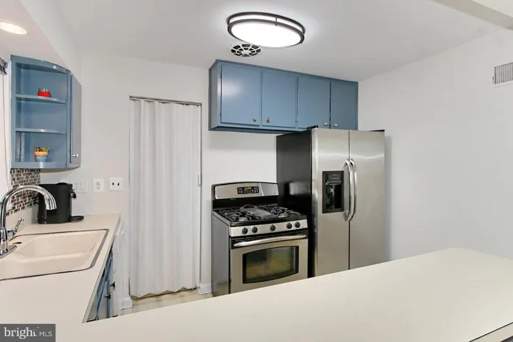 7116 Village Dr, Annandale, Virginia 22003