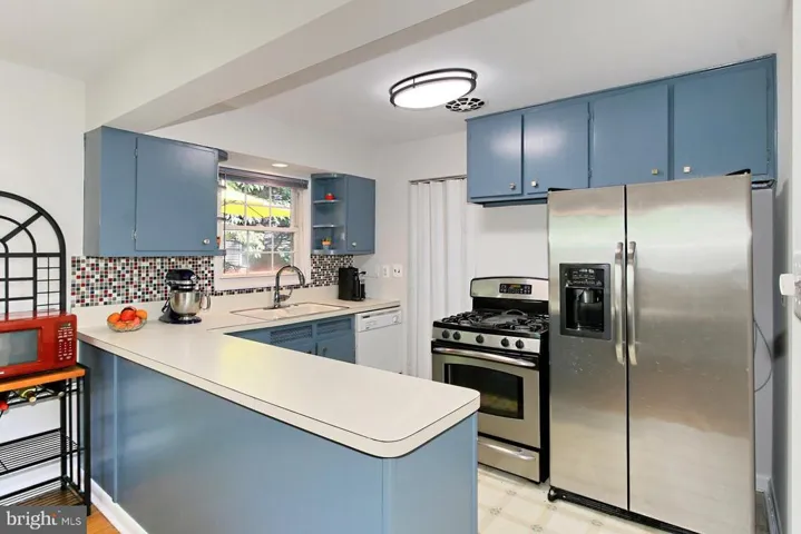 7116 Village Dr, Annandale, Virginia 22003