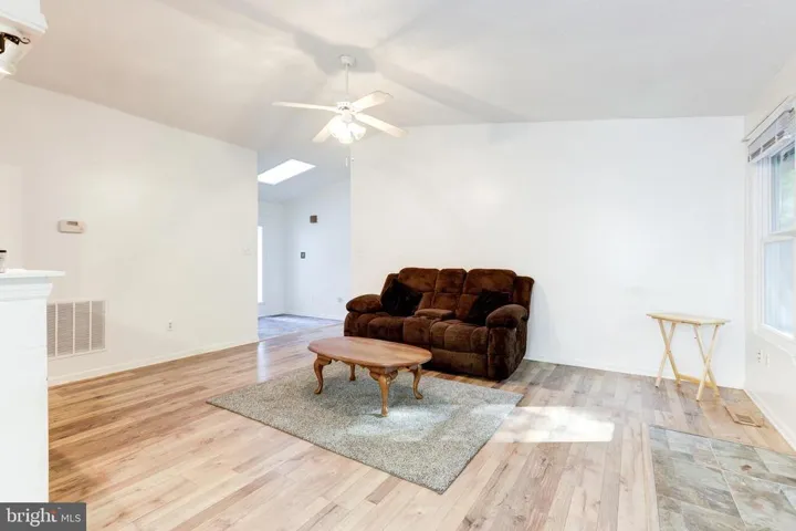 14980 Woodsman Ln, Woodbridge, Virginia 22193