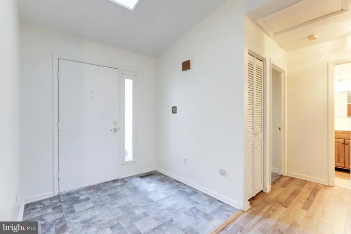 14980 Woodsman Ln, Woodbridge, Virginia 22193