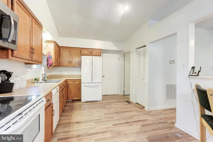 14980 Woodsman Ln, Woodbridge, Virginia 22193