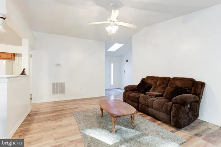14980 Woodsman Ln, Woodbridge, Virginia 22193
