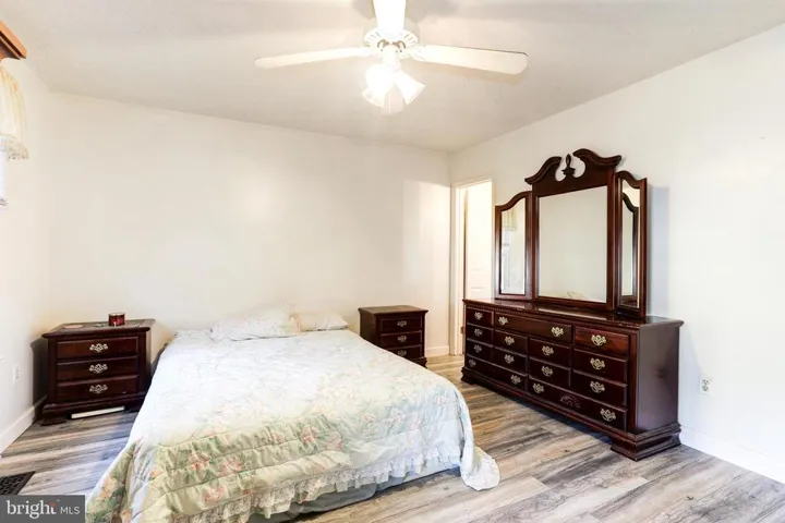 14980 Woodsman Ln, Woodbridge, Virginia 22193