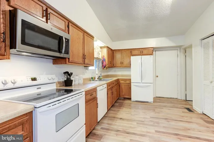 14980 Woodsman Ln, Woodbridge, Virginia 22193