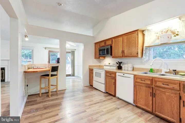 14980 Woodsman Ln, Woodbridge, Virginia 22193