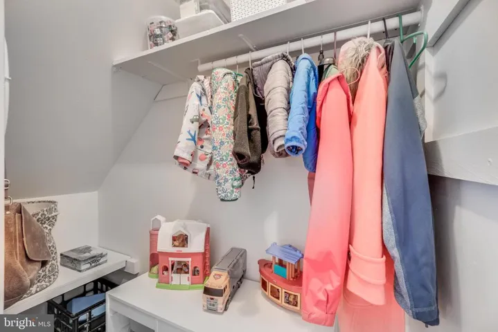 105 Mount Vernon Ave, Alexandria, Virginia 22301