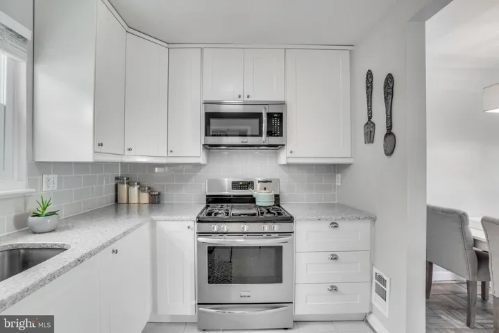 105 Mount Vernon Ave, Alexandria, Virginia 22301