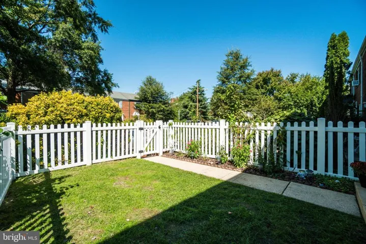 105 Mount Vernon Ave, Alexandria, Virginia 22301