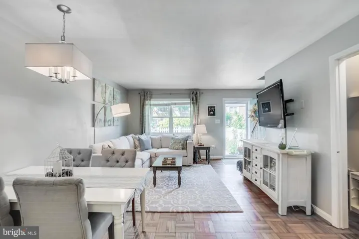 105 Mount Vernon Ave, Alexandria, Virginia 22301