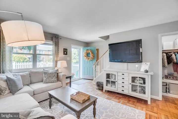 105 Mount Vernon Ave, Alexandria, Virginia 22301