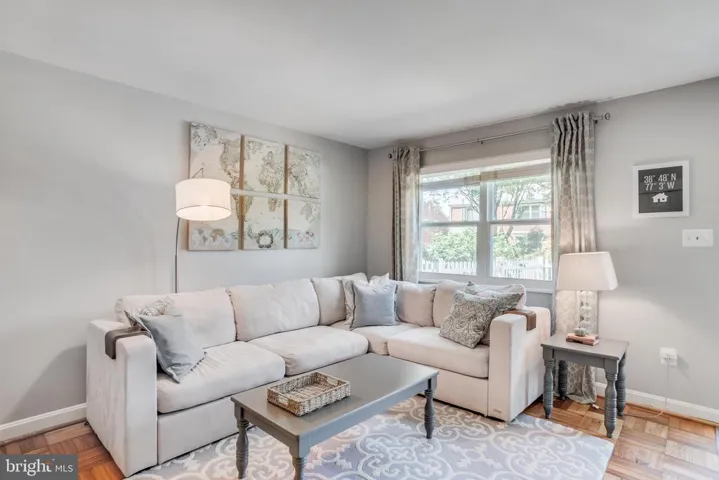 105 Mount Vernon Ave, Alexandria, Virginia 22301