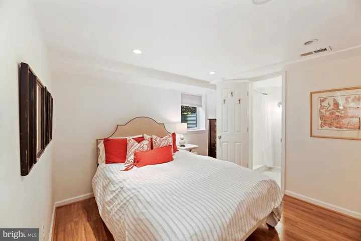 4717 24th Rd N, Arlington, Virginia 22207