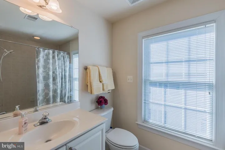 2044 Lord Fairfax Rd, Vienna, Virginia 22182