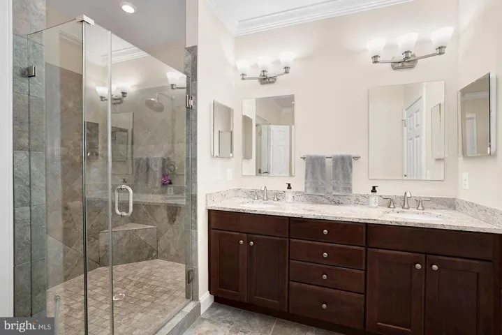 5659 Glenwood Dr, Alexandria, Virginia 22310