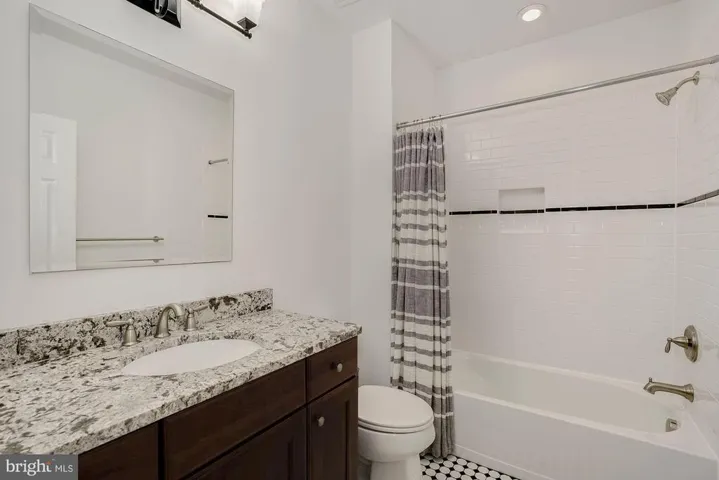 5659 Glenwood Dr, Alexandria, Virginia 22310