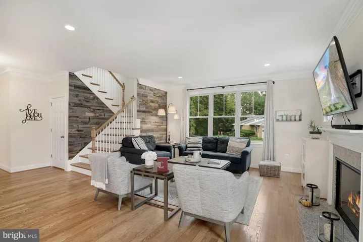 5659 Glenwood Dr, Alexandria, Virginia 22310