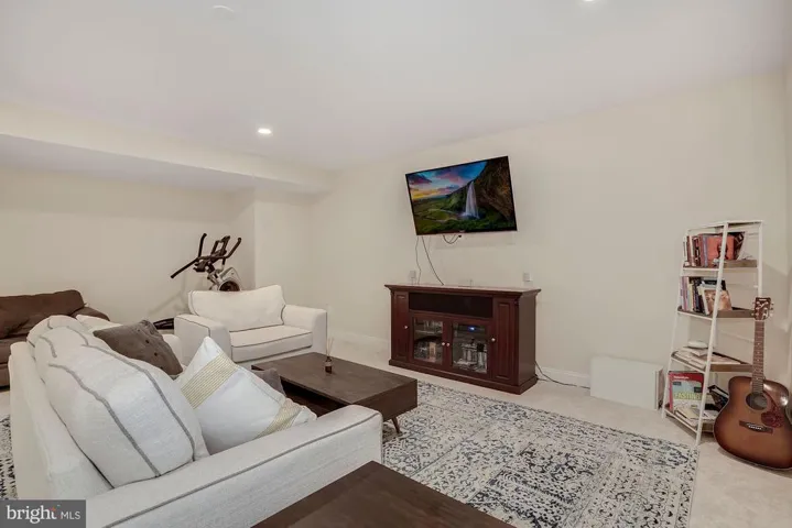 5659 Glenwood Dr, Alexandria, Virginia 22310