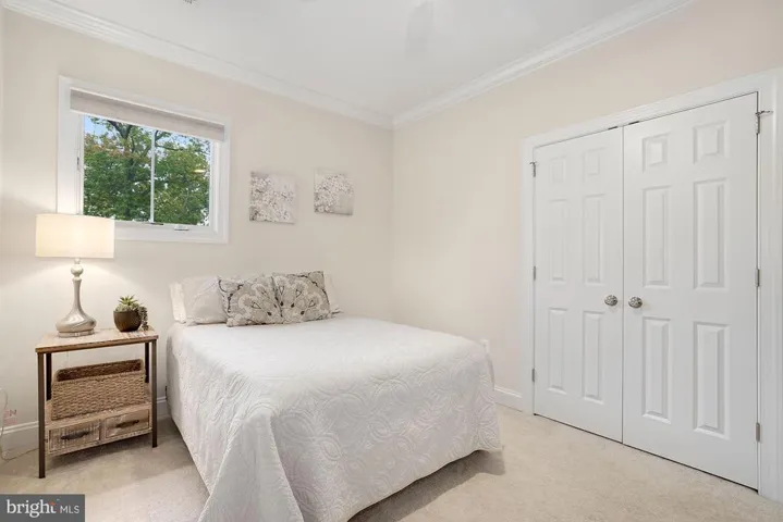5659 Glenwood Dr, Alexandria, Virginia 22310