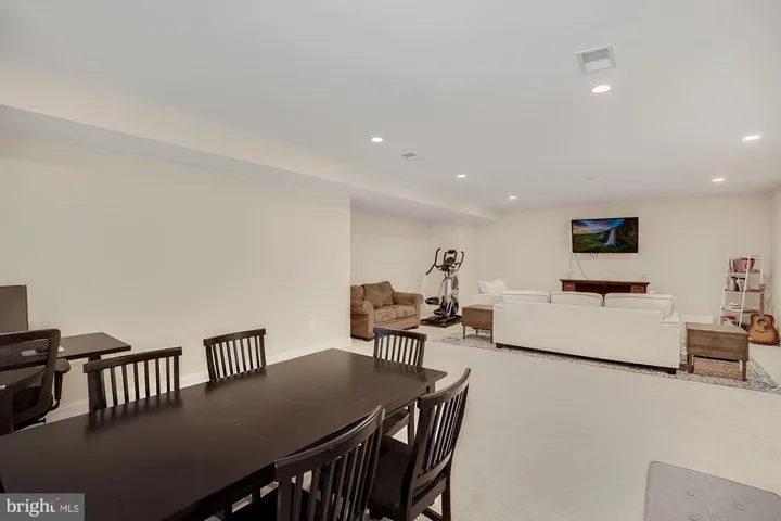 5659 Glenwood Dr, Alexandria, Virginia 22310