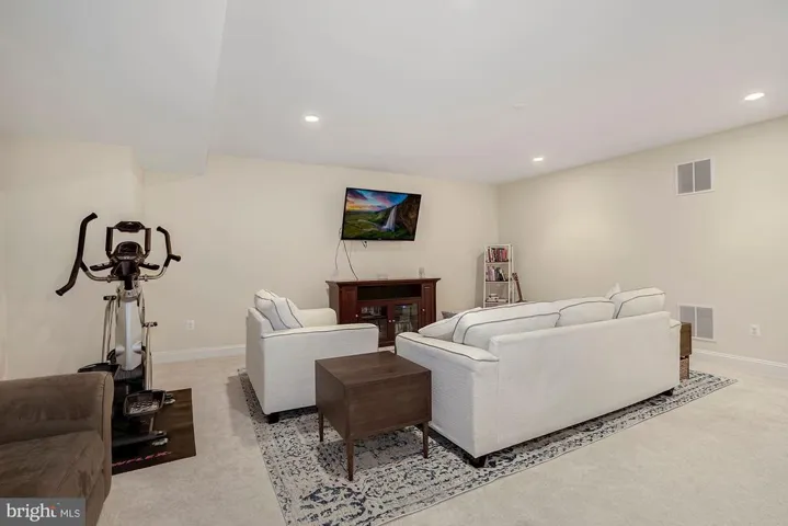 5659 Glenwood Dr, Alexandria, Virginia 22310