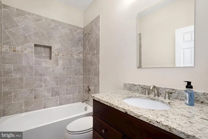 5659 Glenwood Dr, Alexandria, Virginia 22310