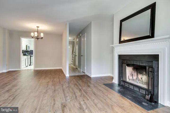 3863-a Steppes Ct, Falls Church, Virginia 22041