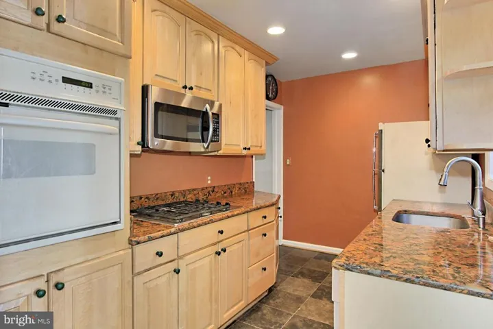 3106 Shadeland Dr, Falls Church, Virginia 22044