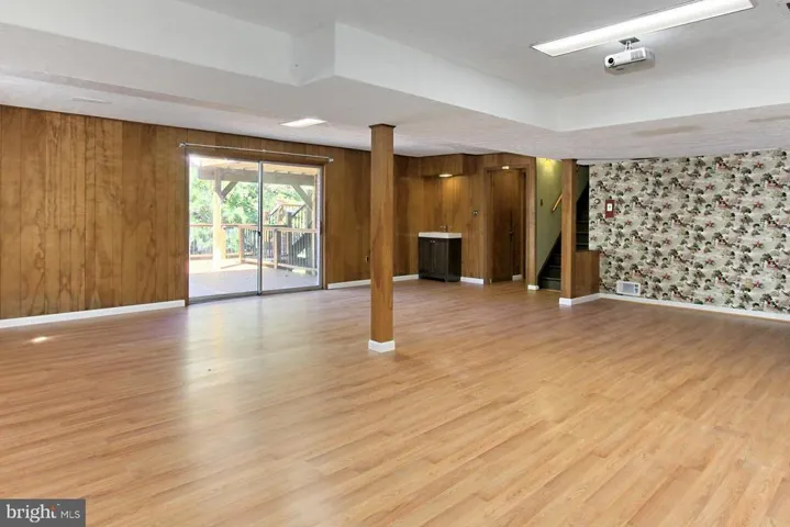 3106 Shadeland Dr, Falls Church, Virginia 22044