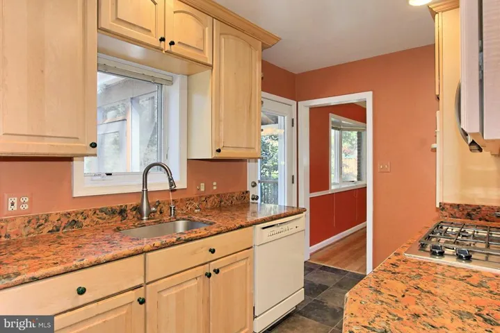 3106 Shadeland Dr, Falls Church, Virginia 22044