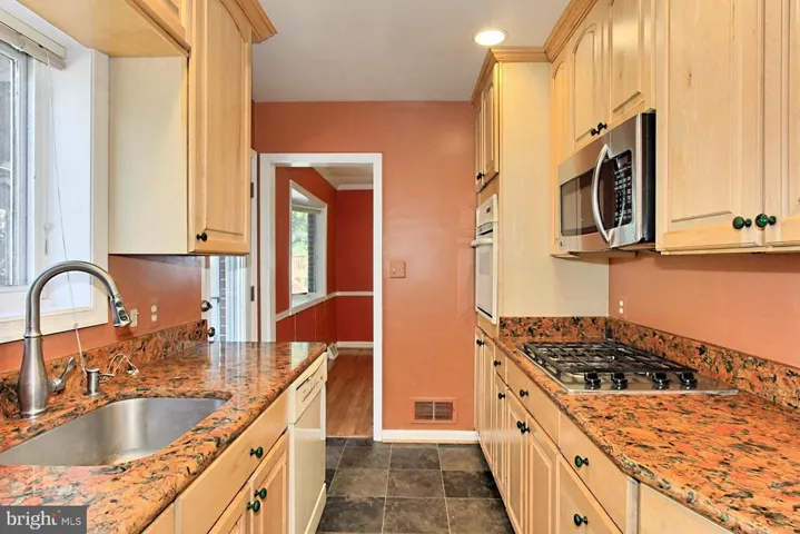 3106 Shadeland Dr, Falls Church, Virginia 22044