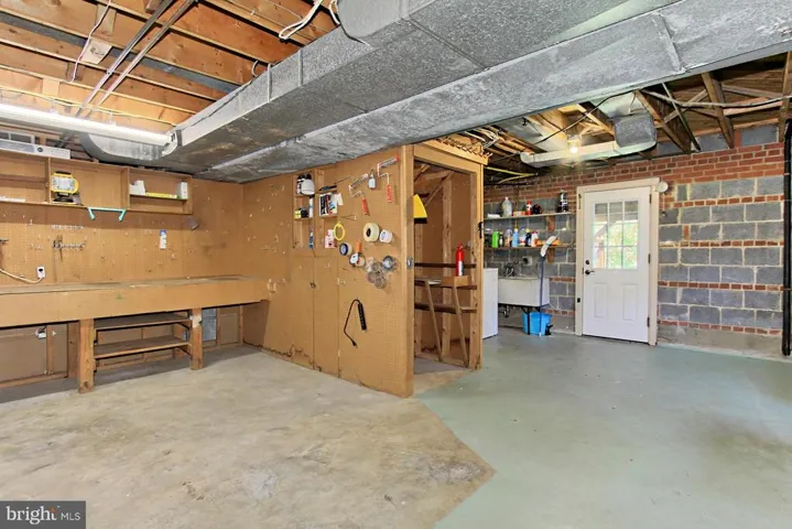 3106 Shadeland Dr, Falls Church, Virginia 22044