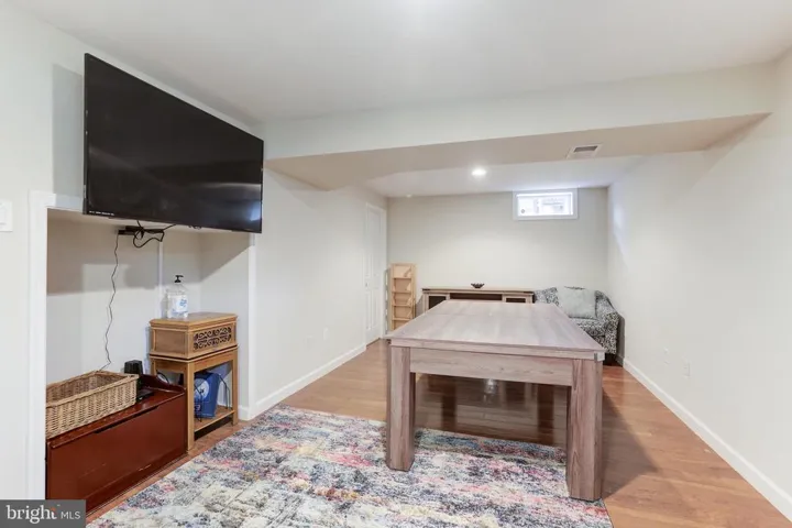 8106 Winter Blue Ct, Springfield, Virginia 22153
