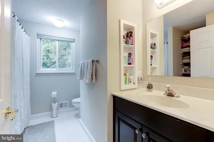 8106 Winter Blue Ct, Springfield, Virginia 22153
