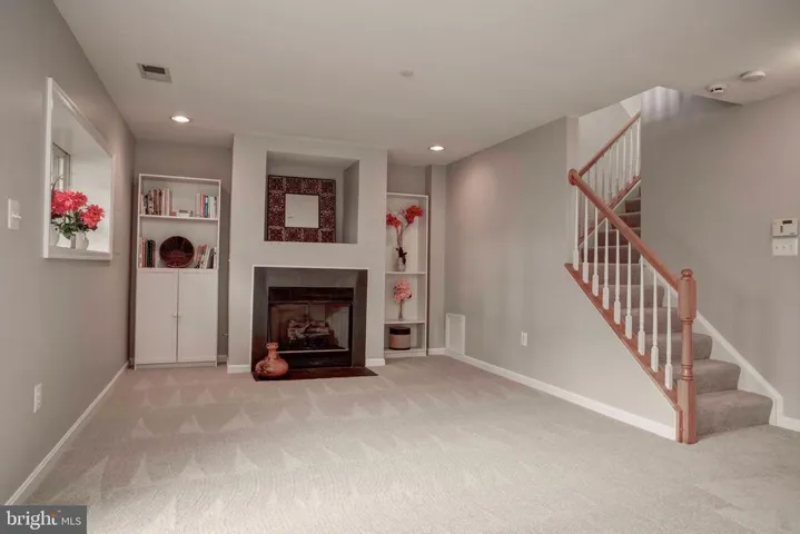 444 Clayton Ln, Alexandria, Virginia 22304