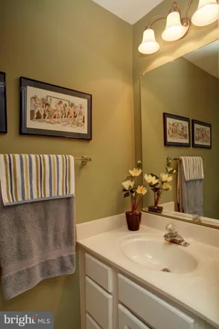 444 Clayton Ln, Alexandria, Virginia 22304