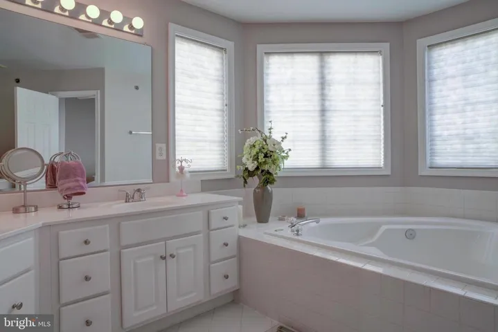 444 Clayton Ln, Alexandria, Virginia 22304