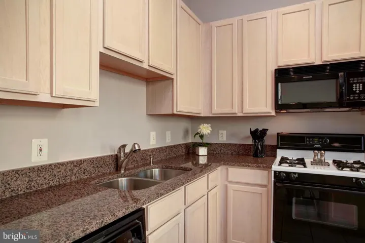 444 Clayton Ln, Alexandria, Virginia 22304