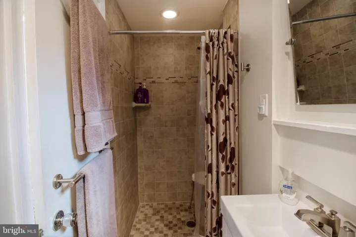 4007 Woodley Dr, Alexandria, Virginia 22309