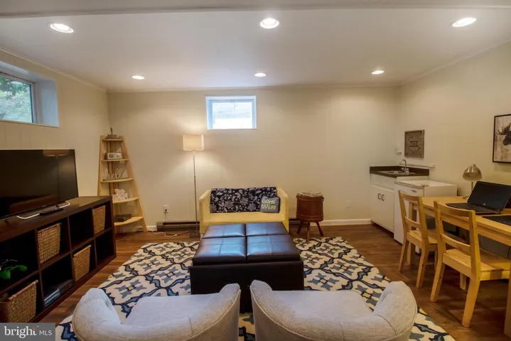 4007 Woodley Dr, Alexandria, Virginia 22309