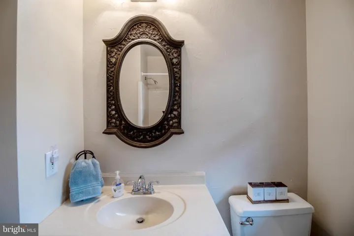4007 Woodley Dr, Alexandria, Virginia 22309