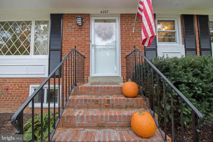 4007 Woodley Dr, Alexandria, Virginia 22309