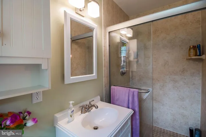 4007 Woodley Dr, Alexandria, Virginia 22309
