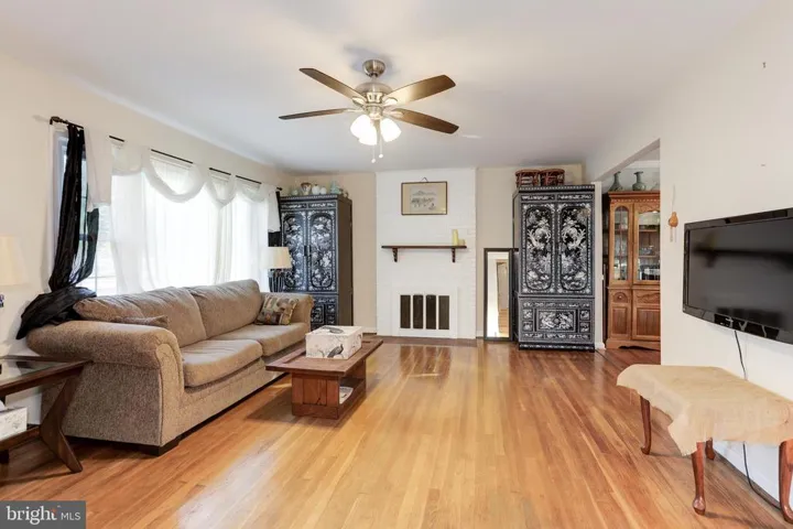 7039 Calamo St, Springfield, Virginia 22150
