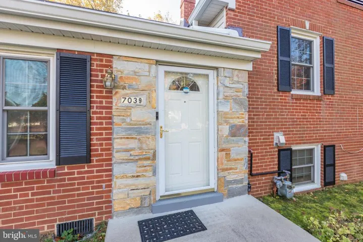 7039 Calamo St, Springfield, Virginia 22150