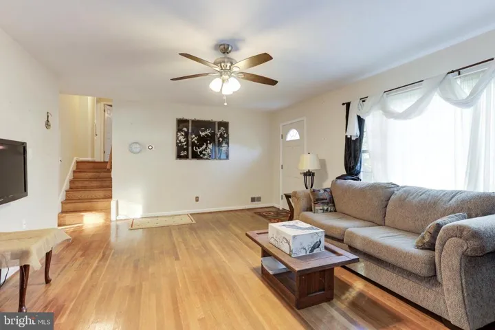 7039 Calamo St, Springfield, Virginia 22150