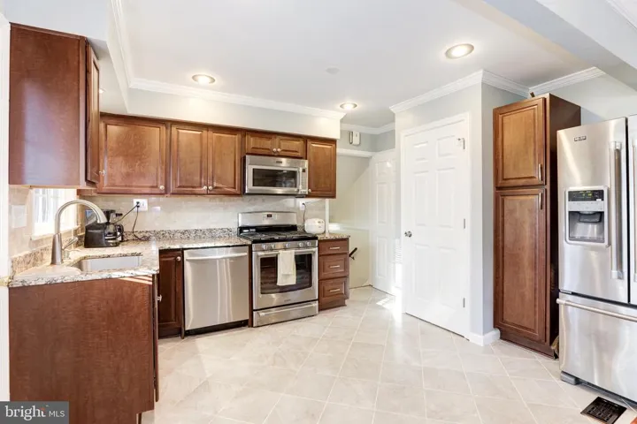 7039 Calamo St, Springfield, Virginia 22150
