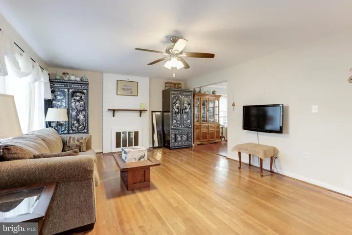7039 Calamo St, Springfield, Virginia 22150