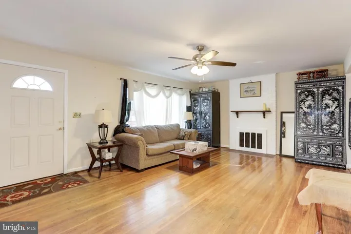 7039 Calamo St, Springfield, Virginia 22150
